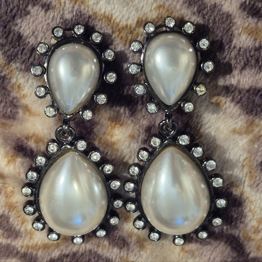 Kenneth Jay Lane Vintage Pearl Drop Earrings Clip… - image 4